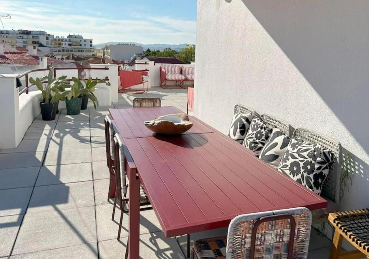Groovy Caparica Gem With Large Sunny Terrace * Costa da Caparica