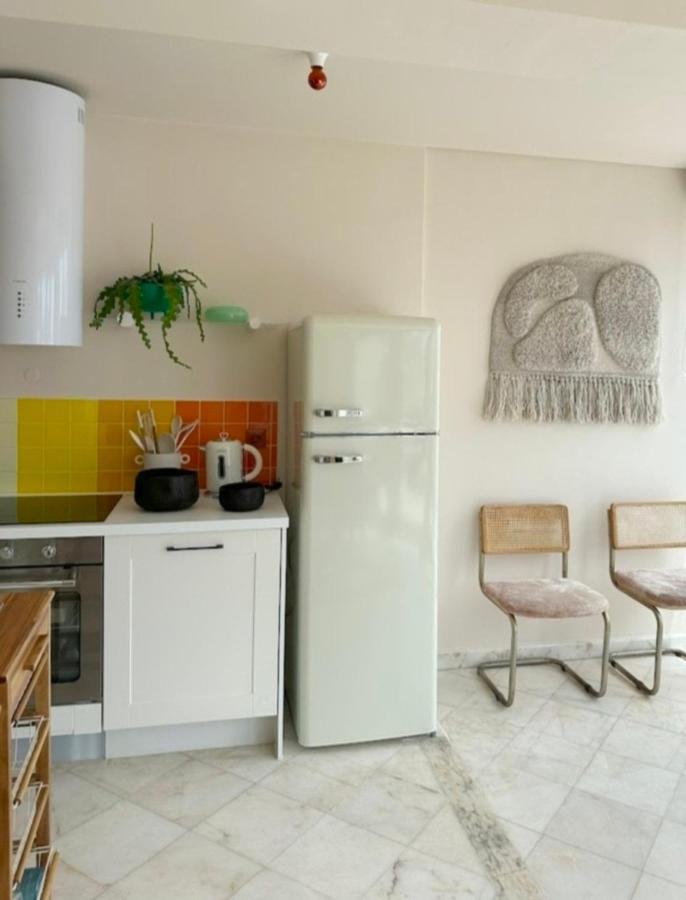 Apartment Groovy Caparica Gem With Large Sunny Terrace Costa da Caparica