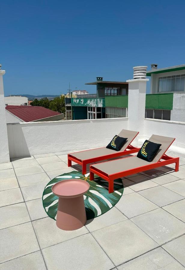 Groovy Caparica Gem With Large Sunny Terrace * Costa da Caparica